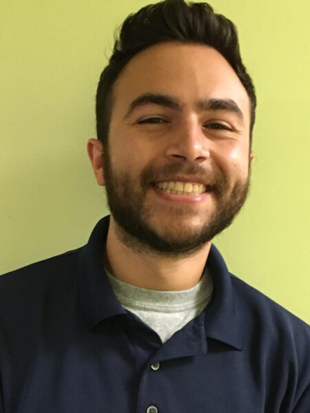 Certified physical therapist in Glenn Dale & Clinton in a physical therapy clinic